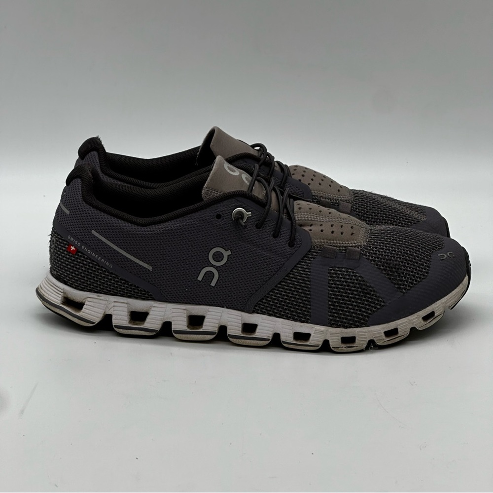 On Cloud Sneakers. Size 9